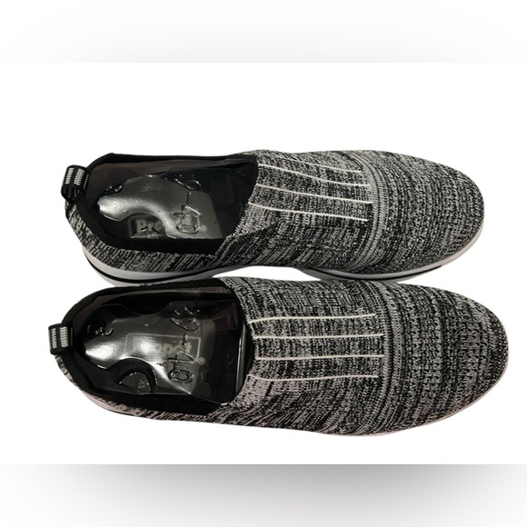 NWOB Propet Women’s TravelActiv Stretch Gray Slip On Shoes in size 9 - Picture 5 of 9